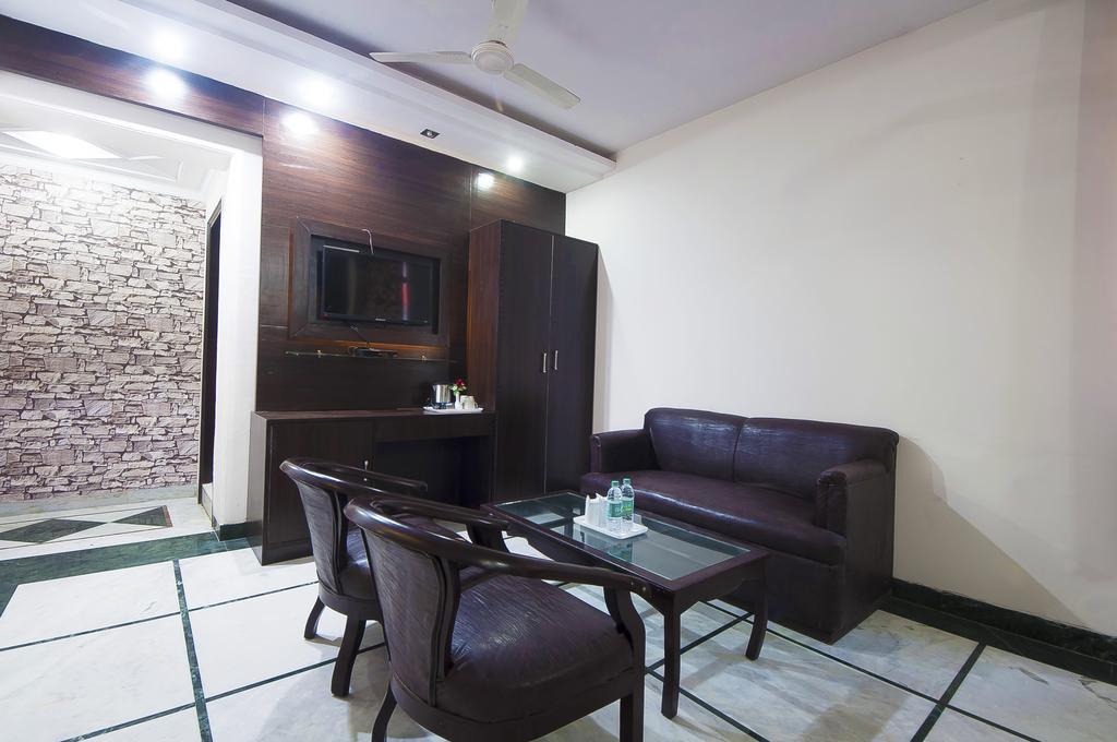 ניו דלהי Hotel Apra Inn מראה חיצוני תמונה