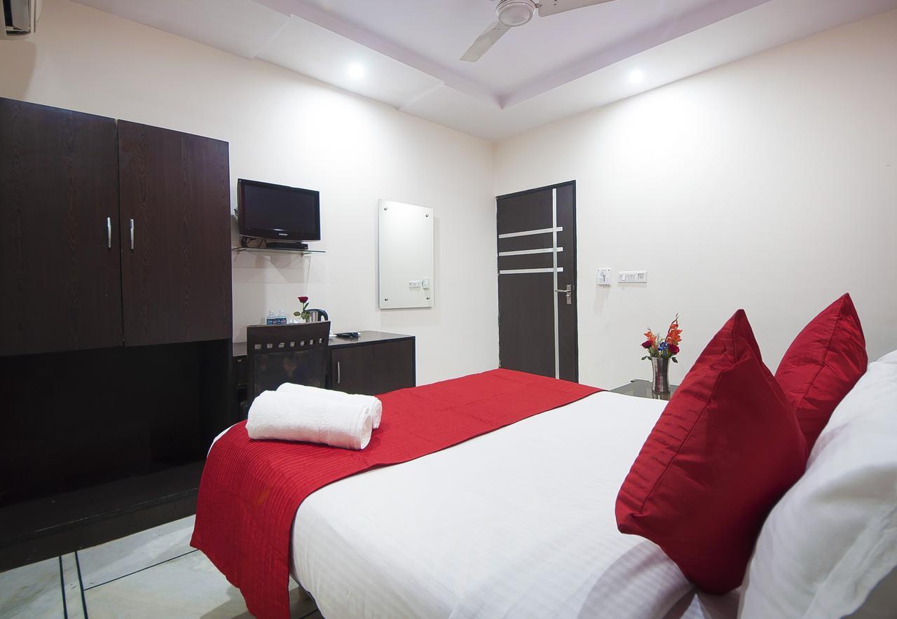ניו דלהי Hotel Apra Inn מראה חיצוני תמונה