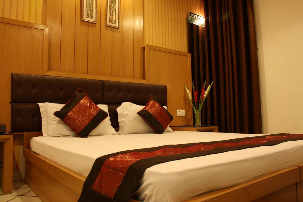 ניו דלהי Hotel Apra Inn מראה חיצוני תמונה